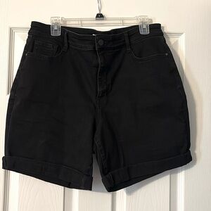 Black Bermuda jean shorts